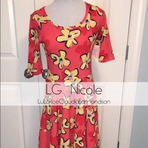NWOT LuLaRoe Nicole